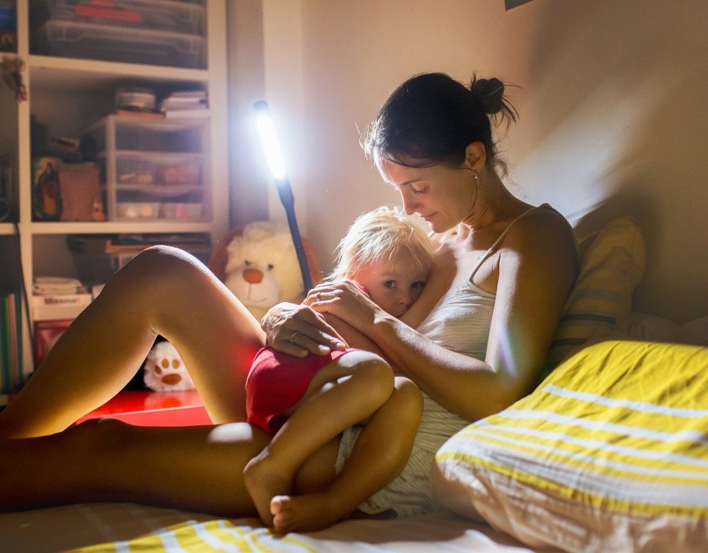 mom breastfeeding 2 year old