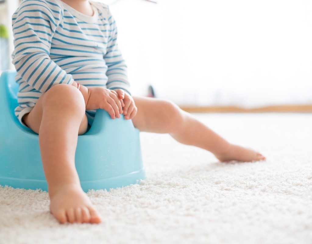 toddler on the potty