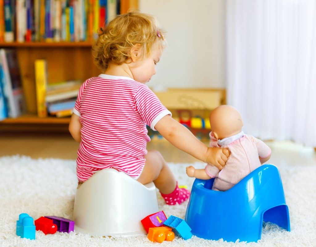 toddler potty training with doll