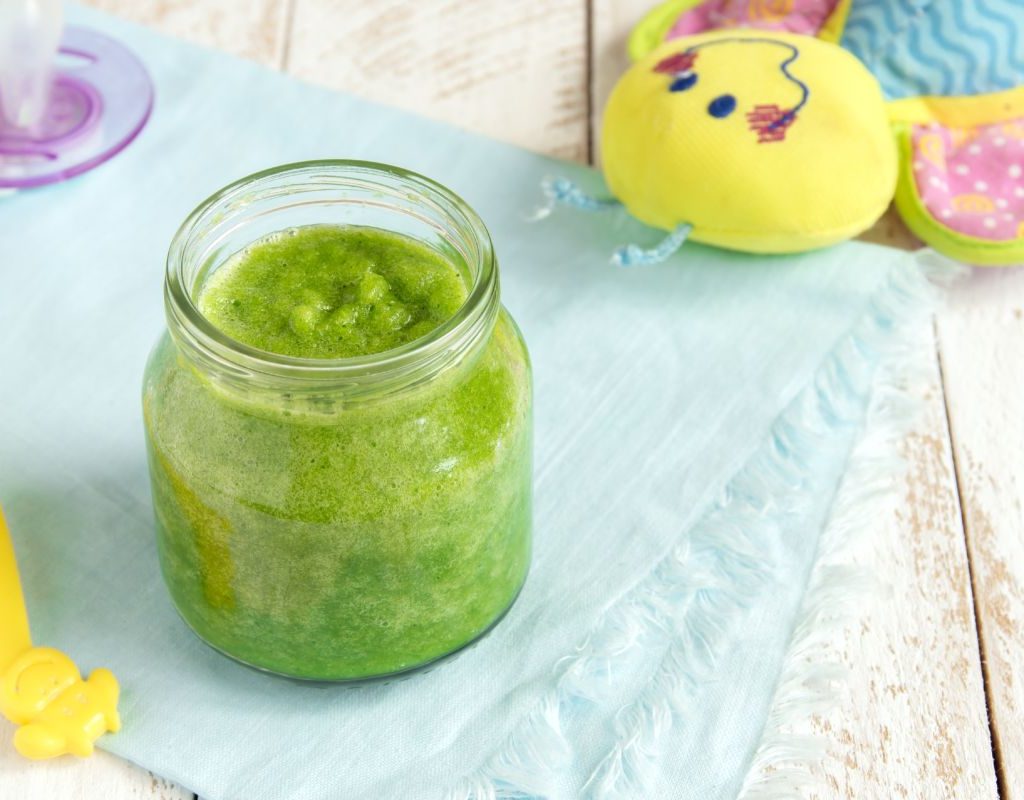 Spinach baby food in a jar.