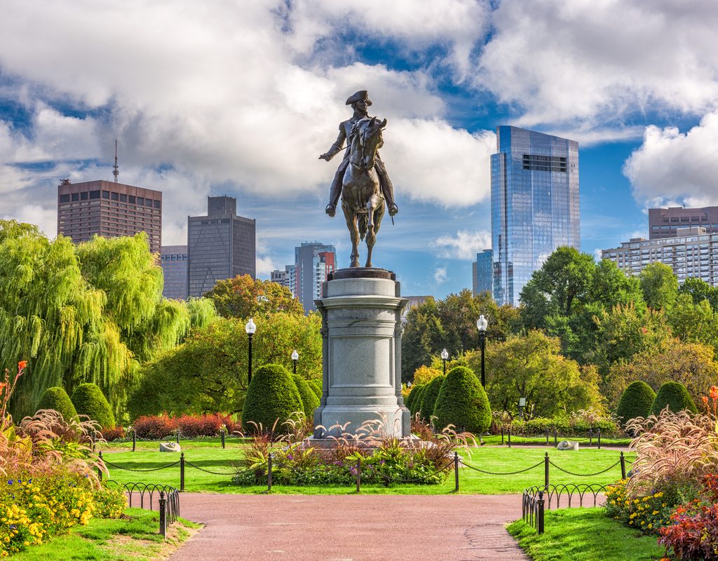 A gorgeous picture of the Boston Public Garden Park.