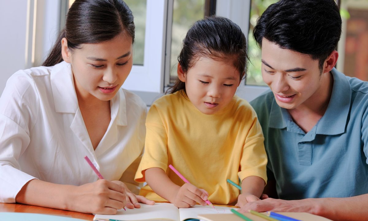 Family coloring together