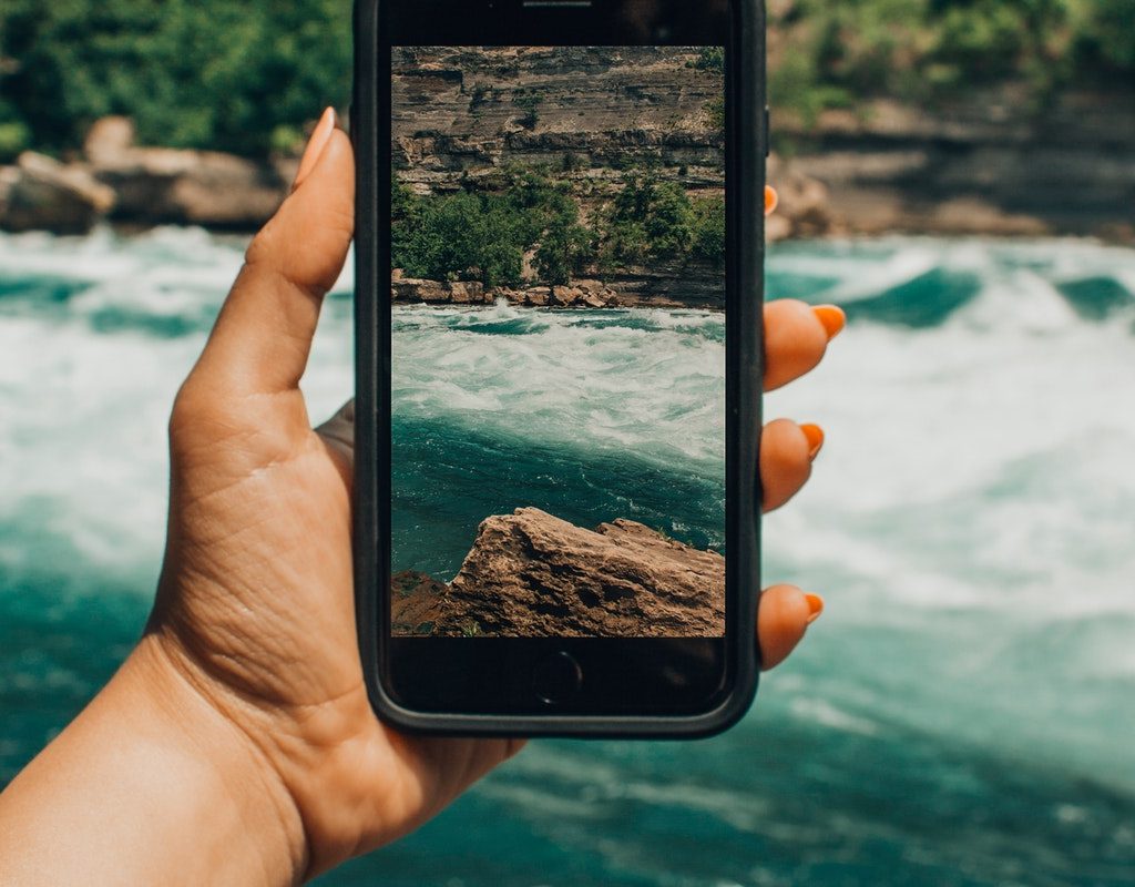 taking a landscape photo with iphone 13 camera