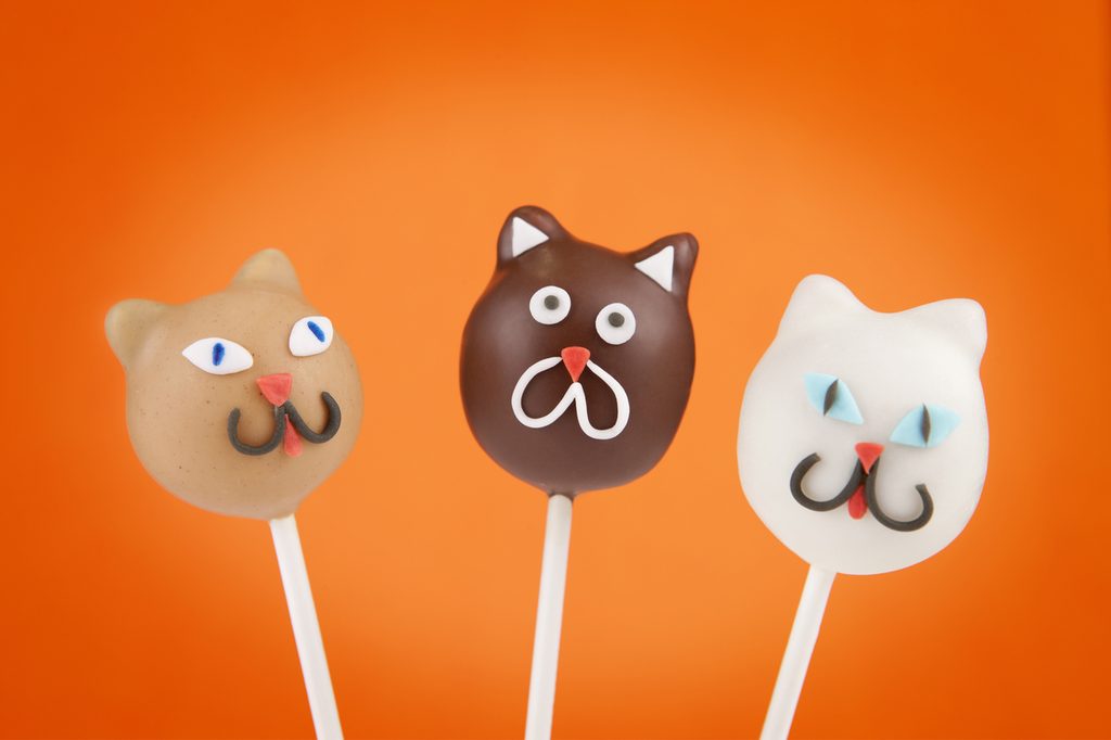 cute cat cake pops