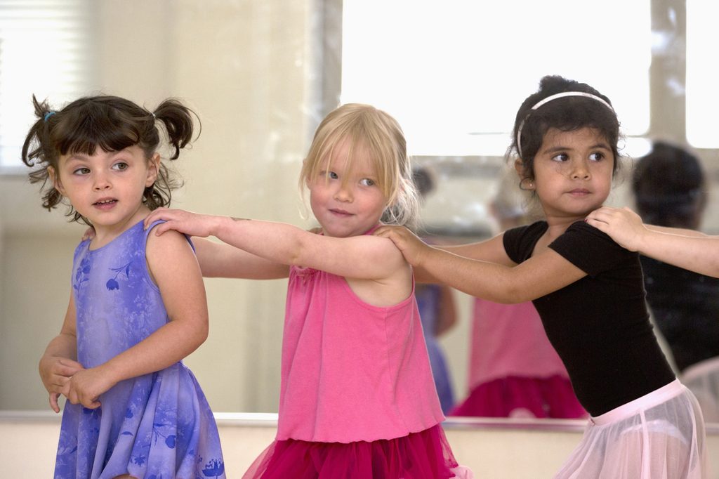 3-year-olds in ballet class