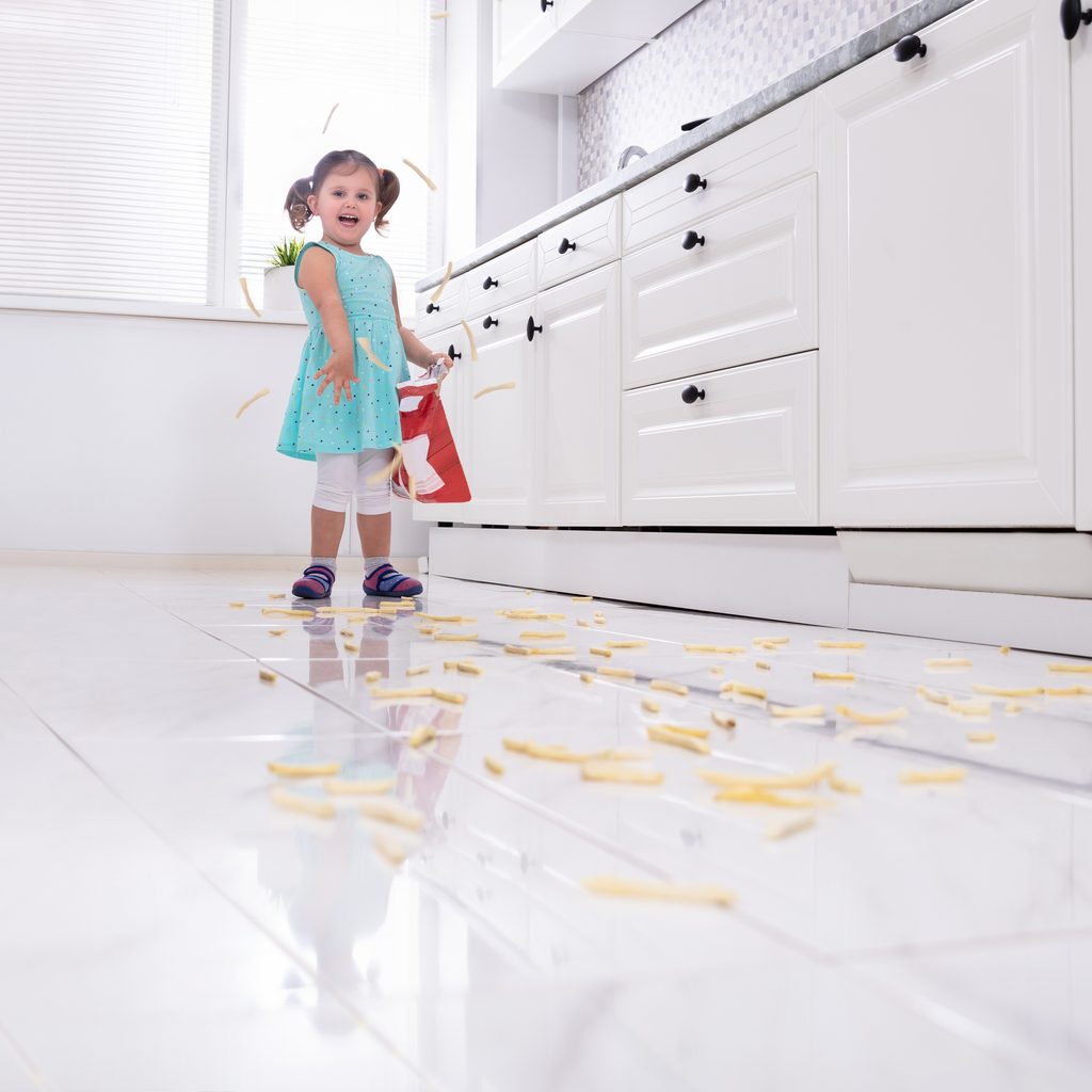 toddler-throwing-food1