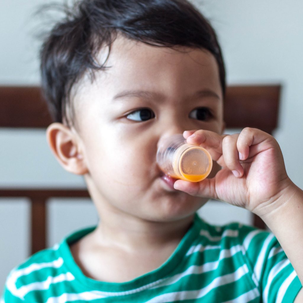 giving-toddlers-medicine