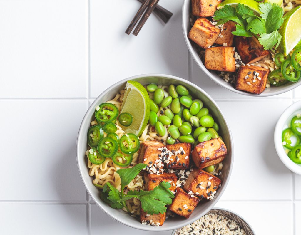 Ramen noodle bowls with veggies and tofu