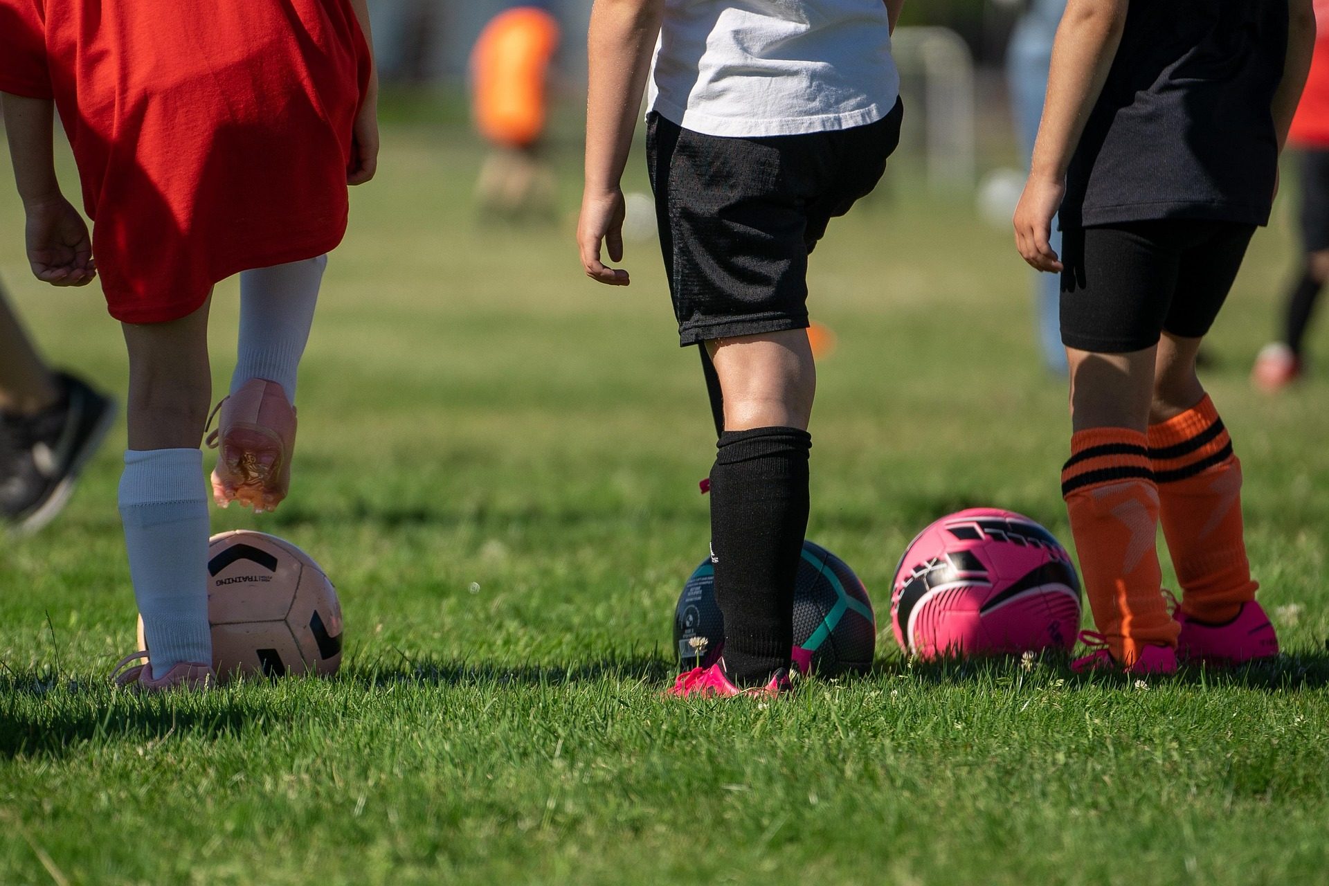 kids getting ready to play soccer