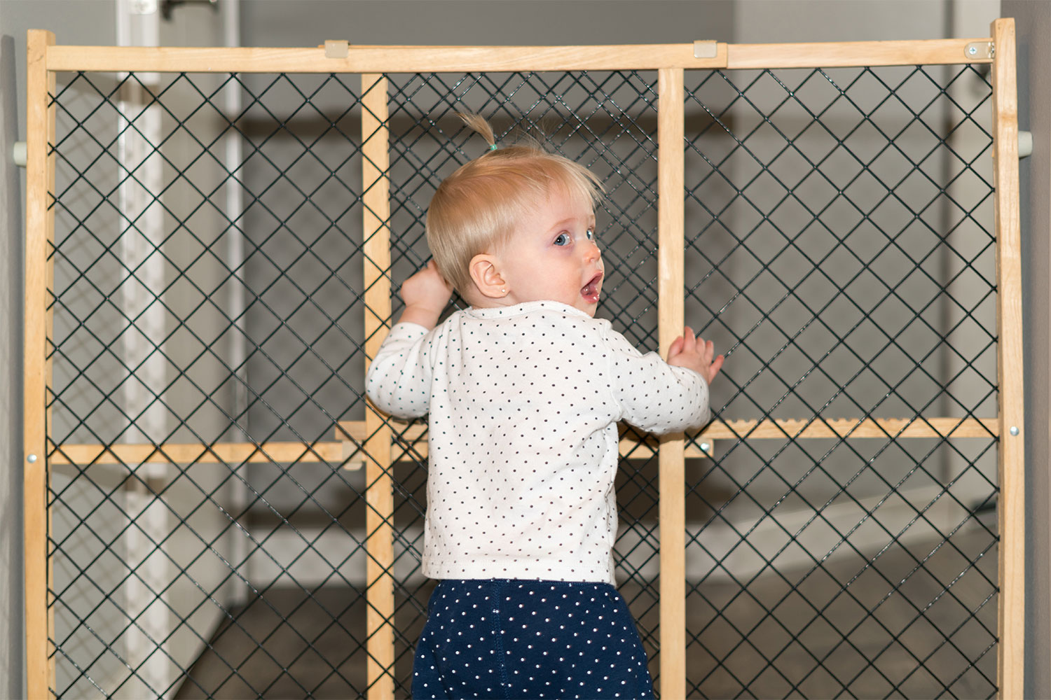 baby wood gate