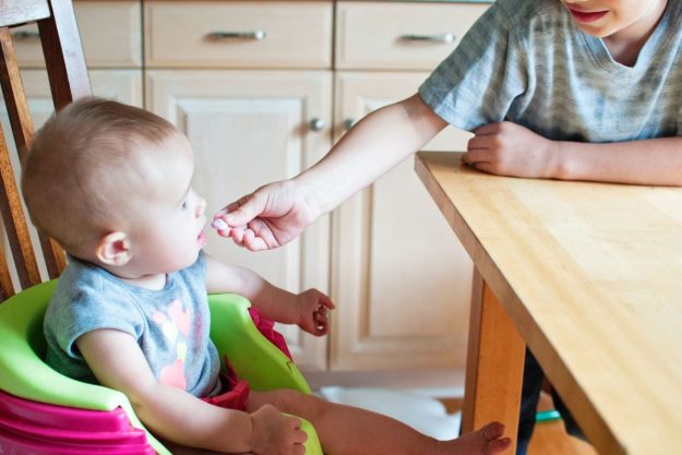 9 Healthy Hacks to Use When Your Toddler's Hair Grows Slow | NewFolks