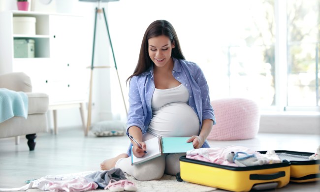 postpartum supplies pregnant woman packing hospital bag