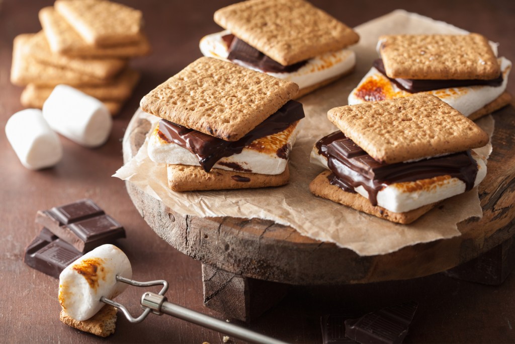 A plate of s'mores on a table