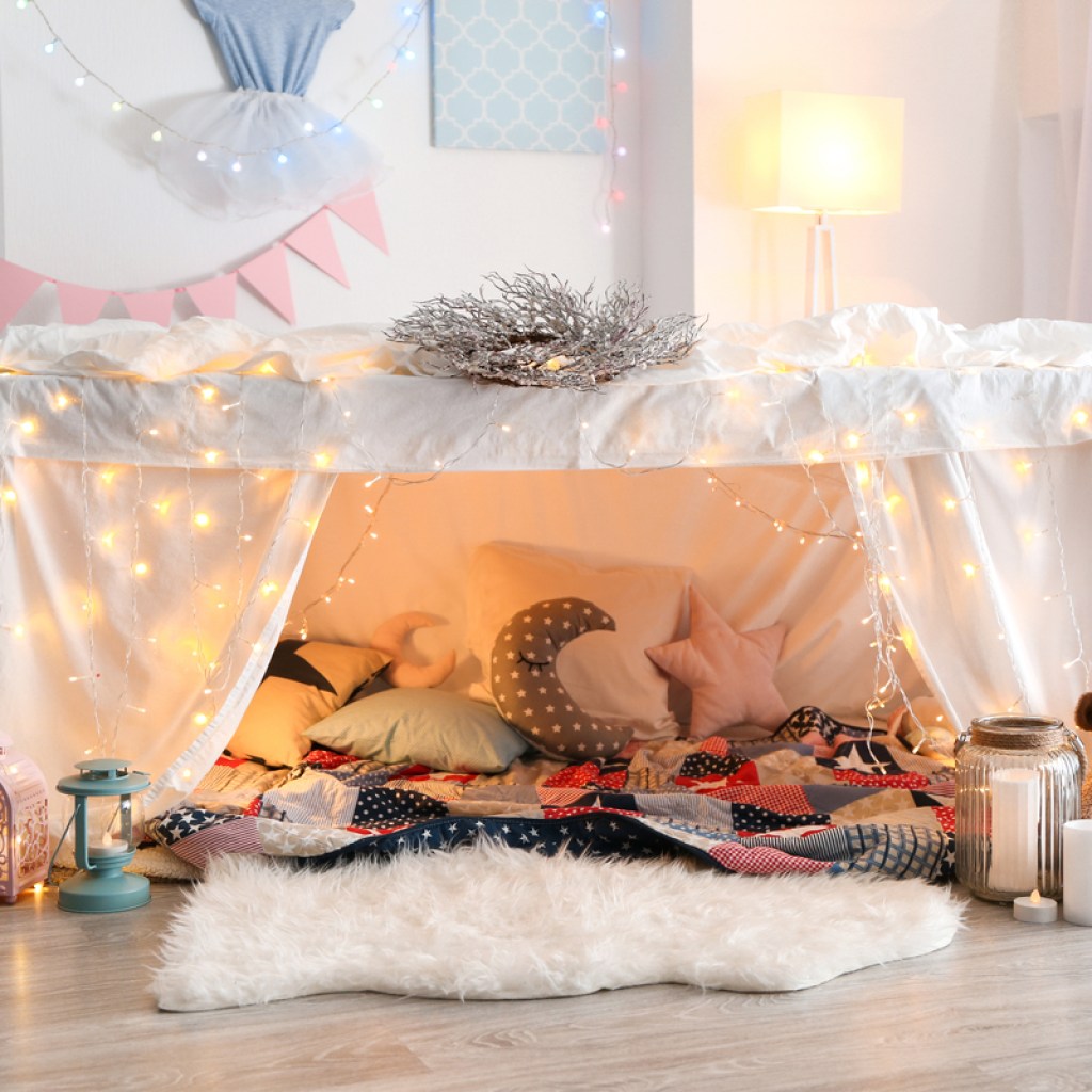 Indoor kids' blanket fort