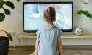 Kid-Watching-TV