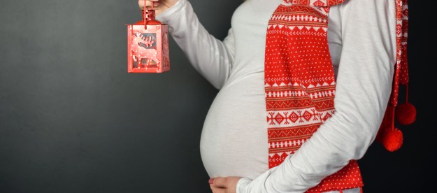christmas pregnancy announcement baby bump