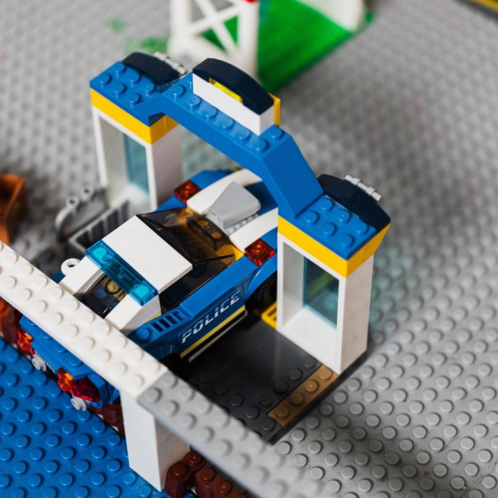 LEGO set with a police car in it.