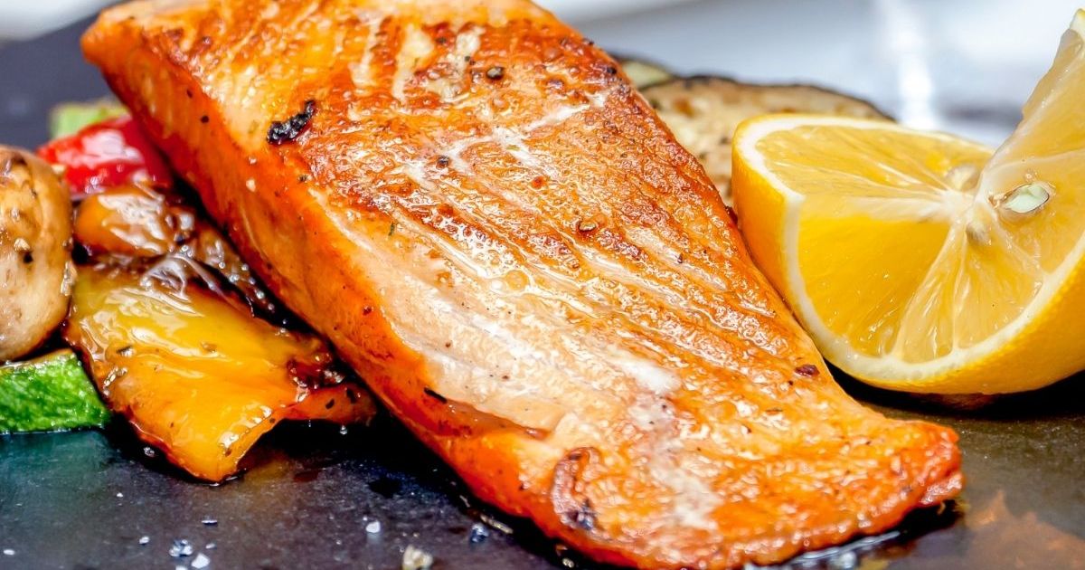 can-pregnant-women-eat-salmon-newfolks