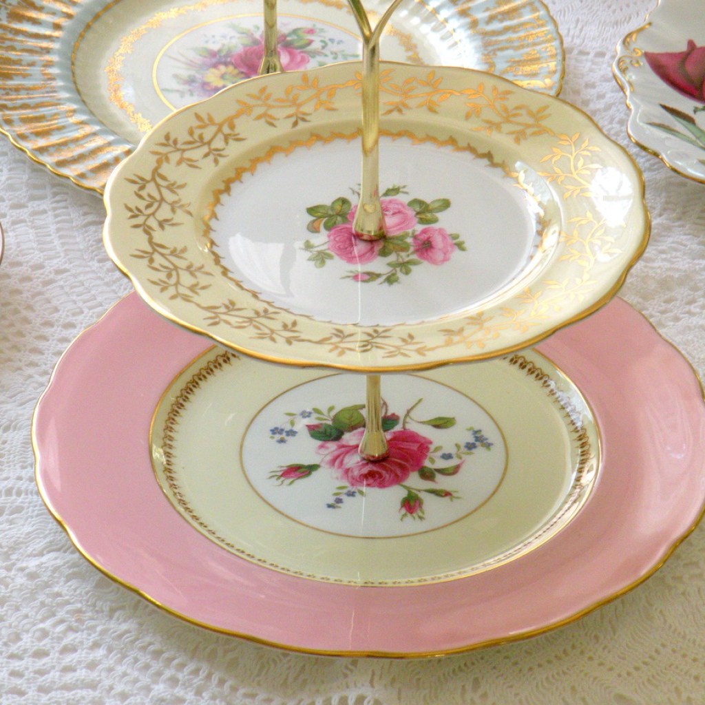 Tiered plates