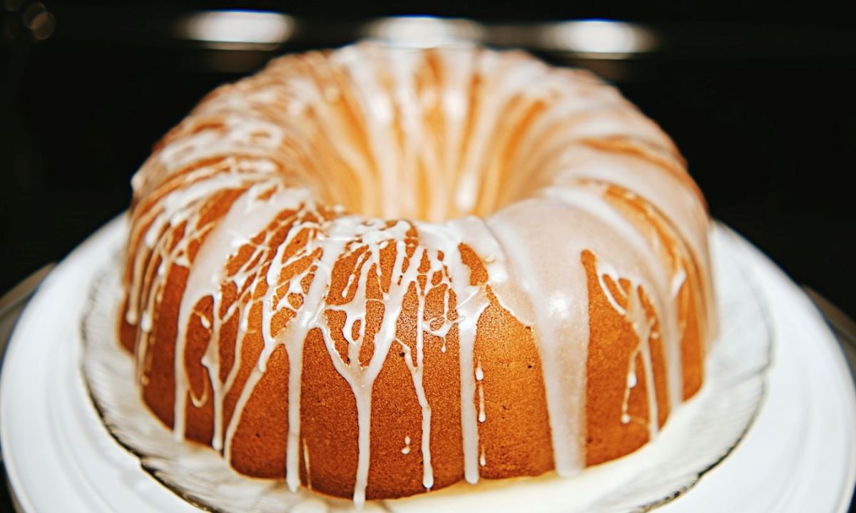Pumpkin bundt cake ready for Thanksgiving dessert
