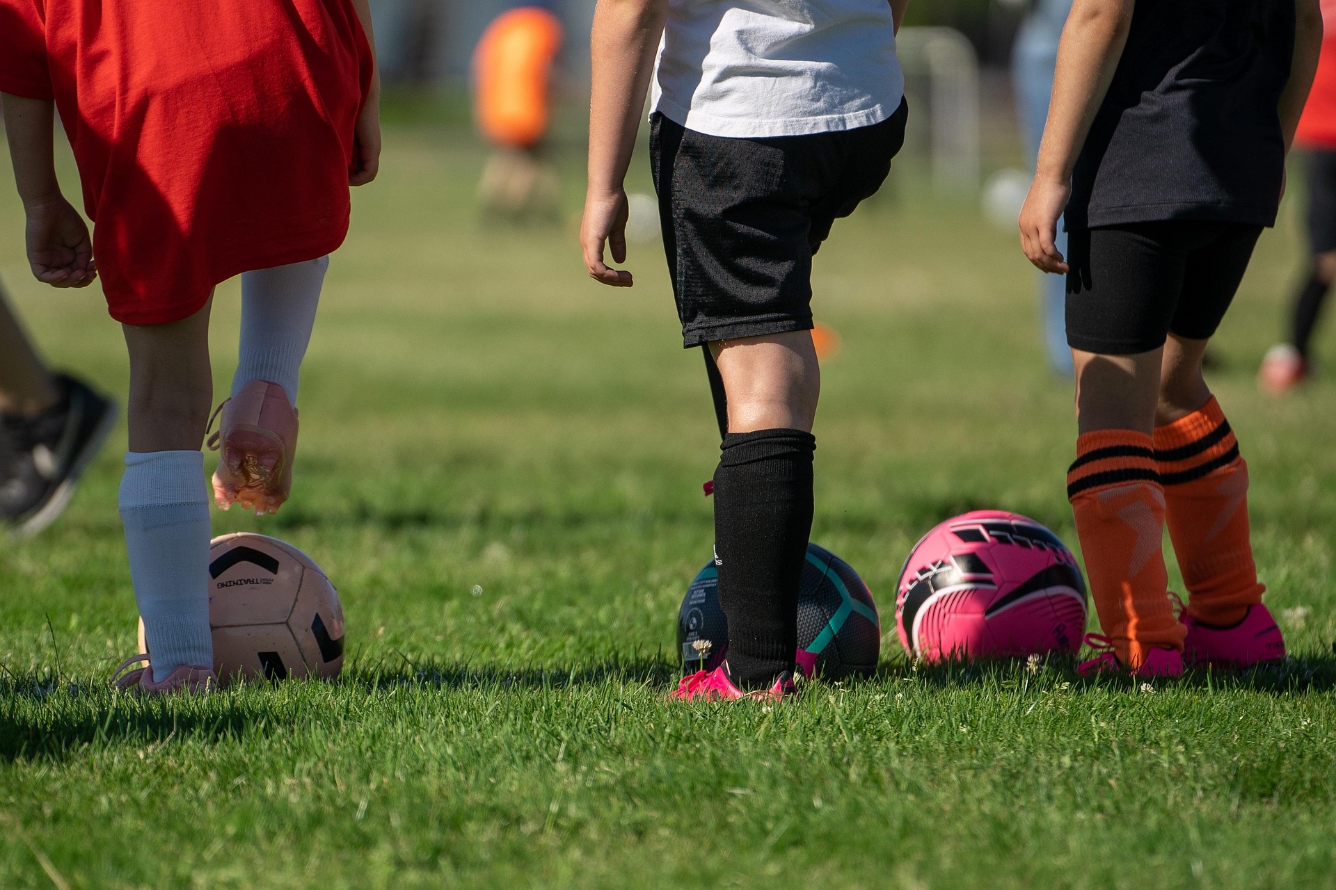 kids getting ready to play soccer